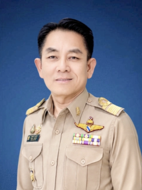 นาย นิพนธ์ หย่งกิจ